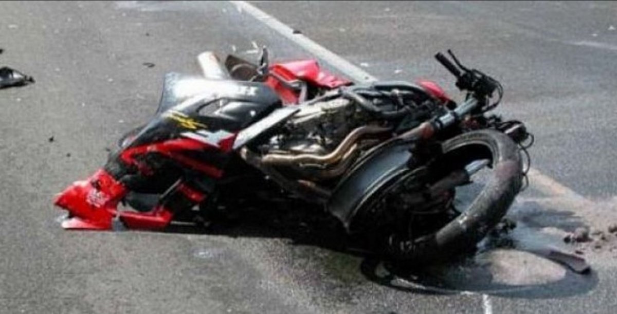 Două motociclete s-au ciocnit cu un TIR la Ilteu: trei răniți, motorină pe asfalt, trafic blocat