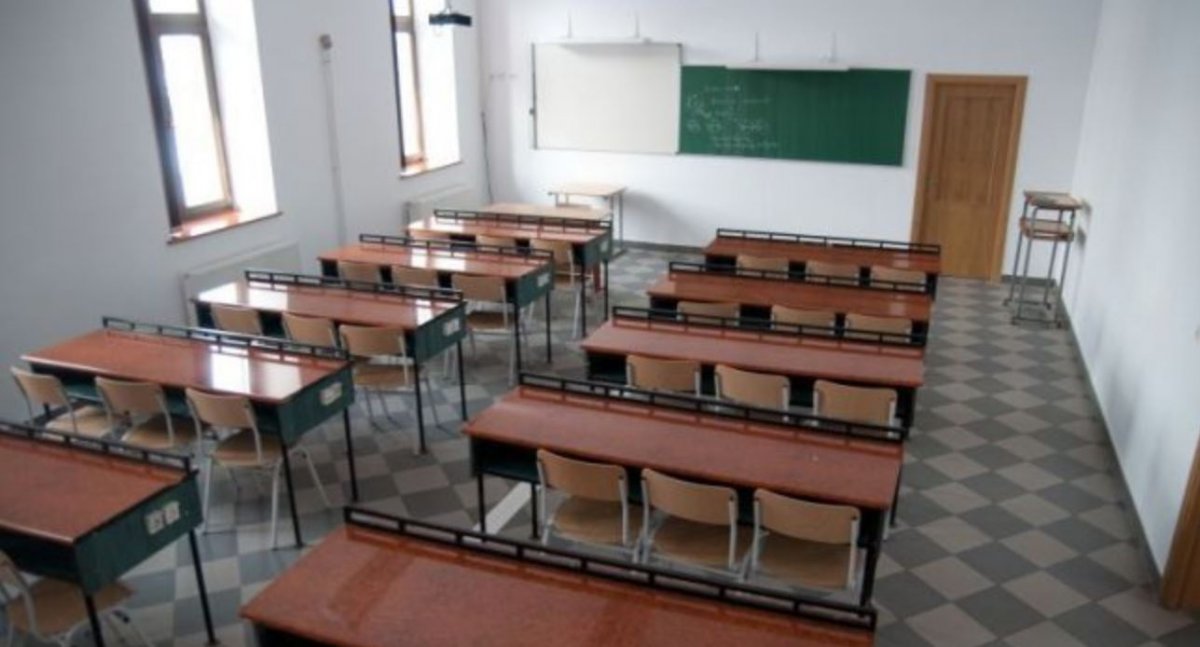 Un sfert dintre școlile din Arad încep anul FĂRĂ AUTORIZAȚII sanitare
