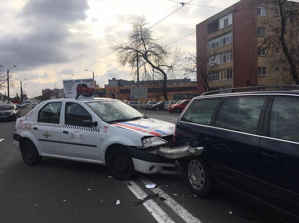 Primim spre publicare: VW accidentat de Taxi Verbiță