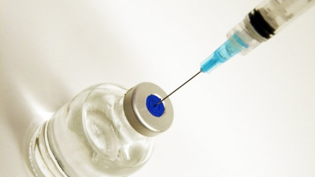 LEGEA VACCINĂRII. Sancţiuni ASPRE pentru părinţii care refuză să se informeze înainte de a lua decizia să nu-şi vaccineze copiii