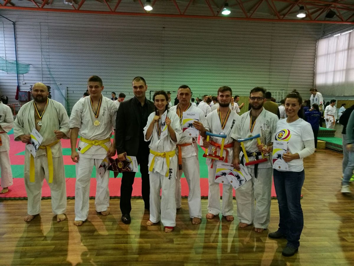 Medalii pentru  CS Combat Team Arad la Cupa României la Karate Kyokushin 