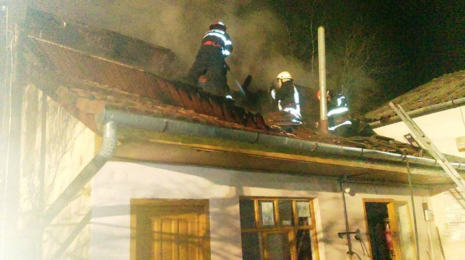 Incendii în fiecare zi, în Arad, din cauza sobelor sau coșurilor de fum defecte