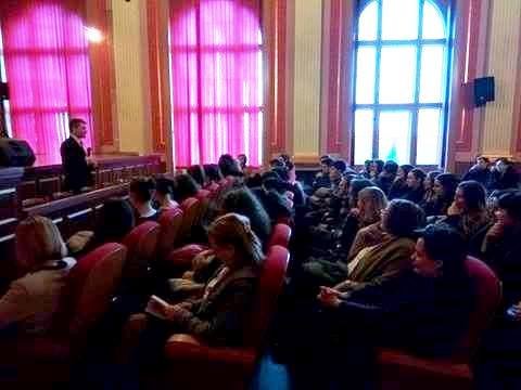 Cultura e acasă La Colegiul Naţional „Moise Nicoară” Arad
