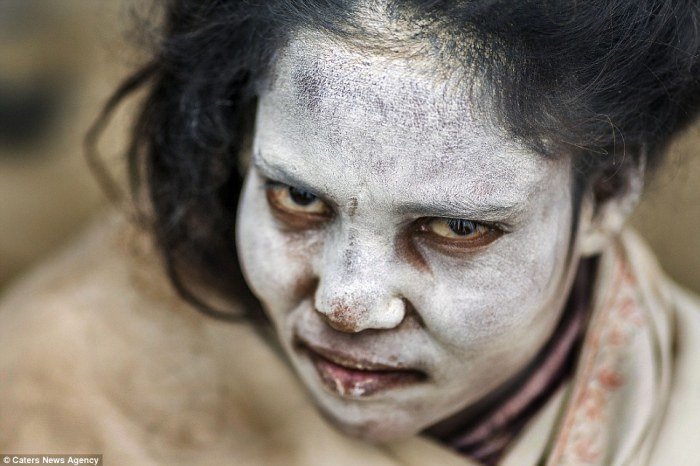 Canibalii din Varanasi în 12 imagini care îți îngheață sângele în vene