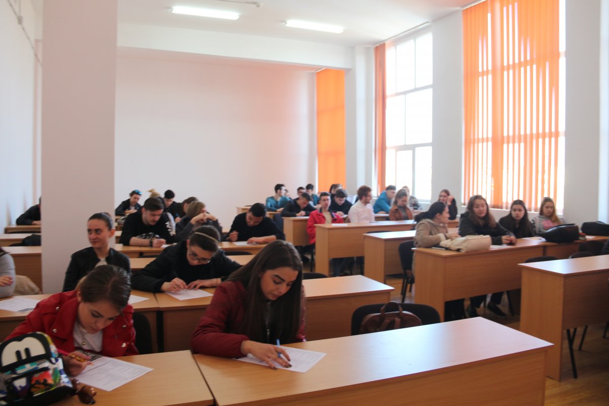 Elevii Colegiului Economic, în vizită la Facultatea de Ştiinţe Juridice din cadrul Universităţii de Vest „Vasile Goldiş”