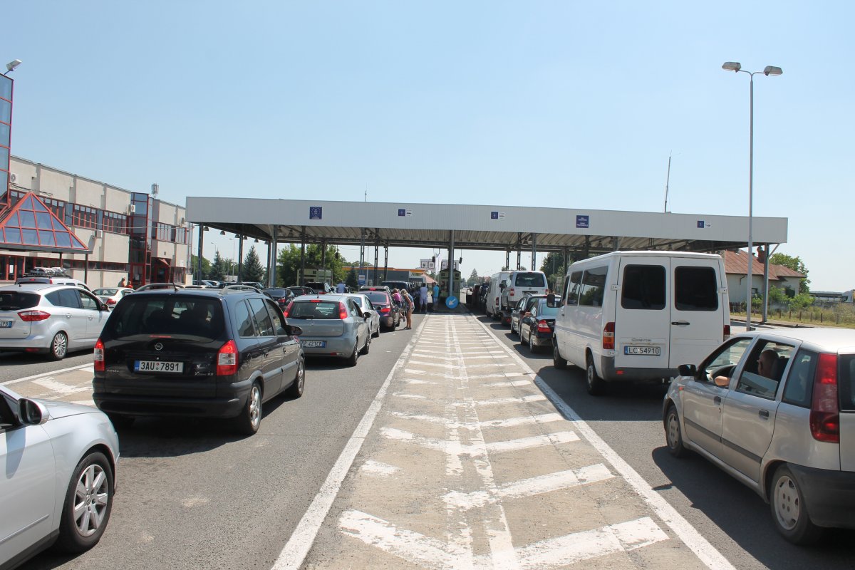 Controale amănunţite la graniţele din România, începând de pe 7 aprilie. Cresc timpii de aşteptare