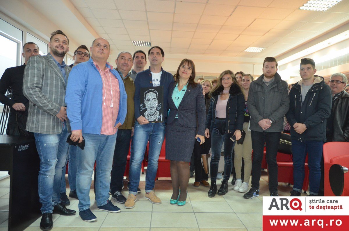  Dan Negru, la o întâlnire cu studenții din Arad !