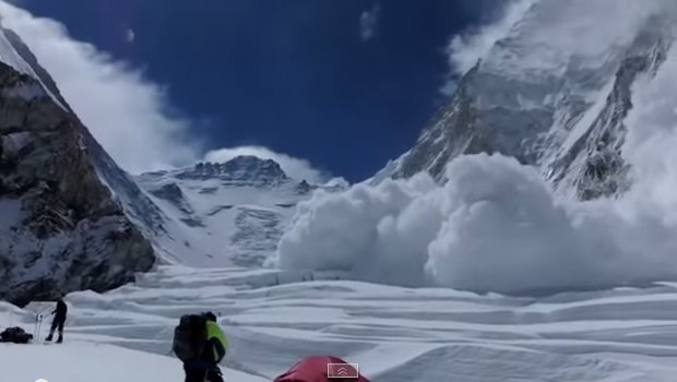 Martor la avalanşa ucigaşă: Am auzit din vale ţipete de ajutor. Cineva striga 