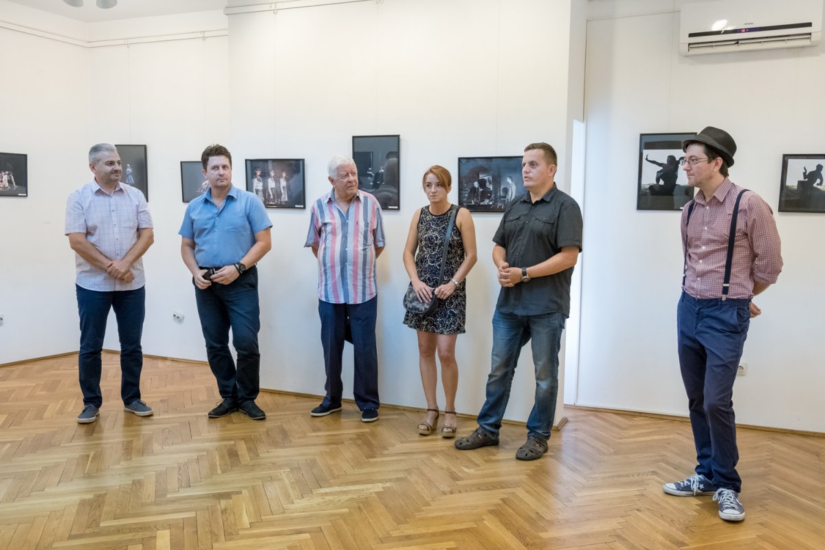 Expoziția de fotografie ”Teatrul românesc în imagini” a fost vernisată aseară la sala Clio