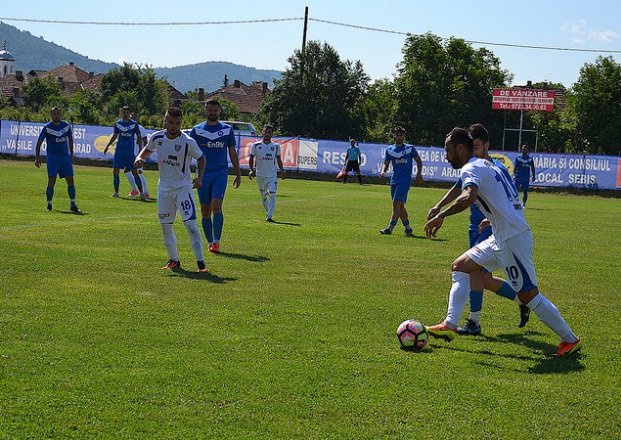 Start stagional în genunchi: Naţional Sebiş - CS Şirineasa 0-1