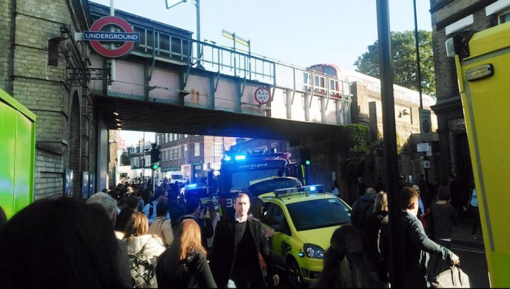 Explozie la metroul din Londra: mai mulți răniți. Incidentul, tratat ca un atac terorist