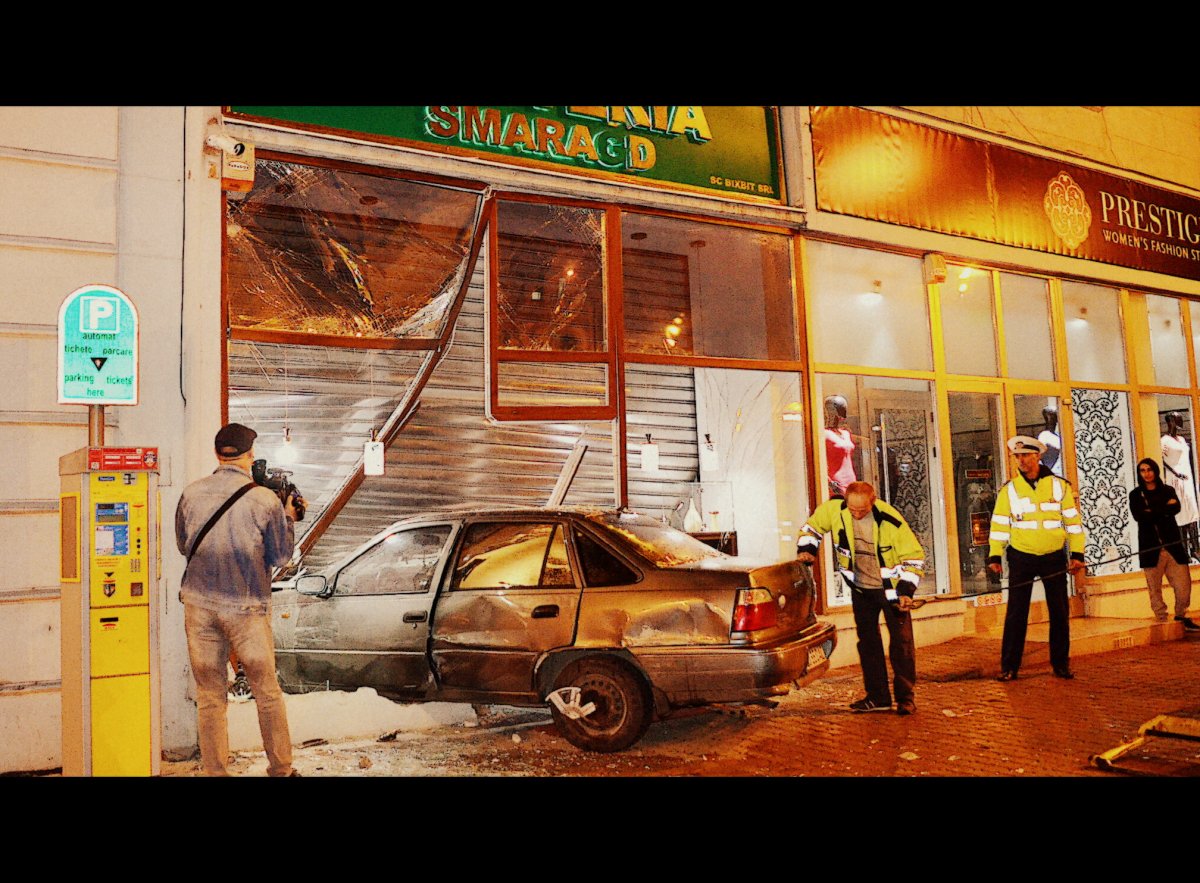 Accident sau jaf la o bijuterie din centrul Aradului? (Foto - Video)