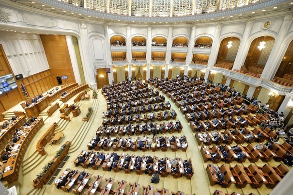 Parlamentul desemnează, miercuri, noua conducere a Curţii de Conturi