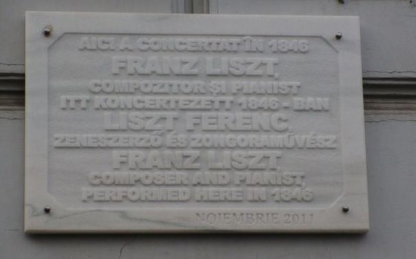 Cel mai vechi hotel din Arad, în care au concertat Franz Liszt şi Johann Strauss fiul, a fost vândut