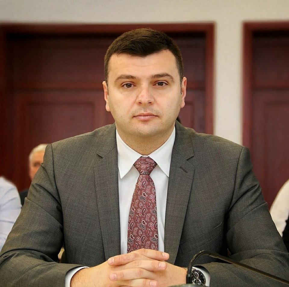 Sergiu Bîlcea, vicepreşedinte al Consiliului Judeţean Arad: „7 milioane de lei pentru drumul Sintea Mare - Şepreuş”