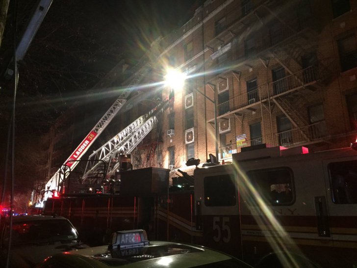 Incendiu în New York: 12 oameni și-au pierdut viața într-o clădire din Bronx