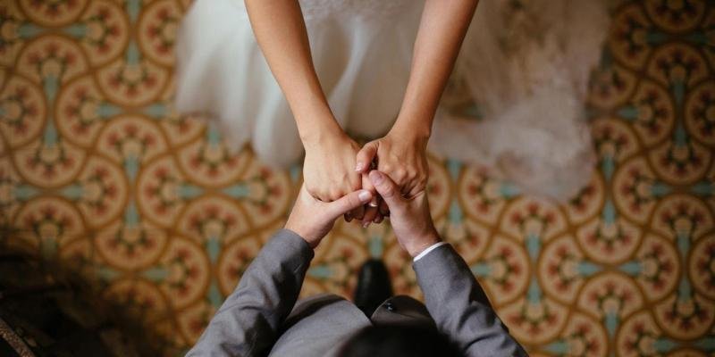 „Falimentul” căsătoriei? Oamenii de știință se pun „scut” în fața celibatului