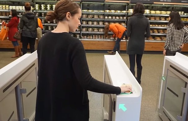 ADIO, cozi! S-a deschis cel mai mare supermarket fără case de marcat - VIDEO