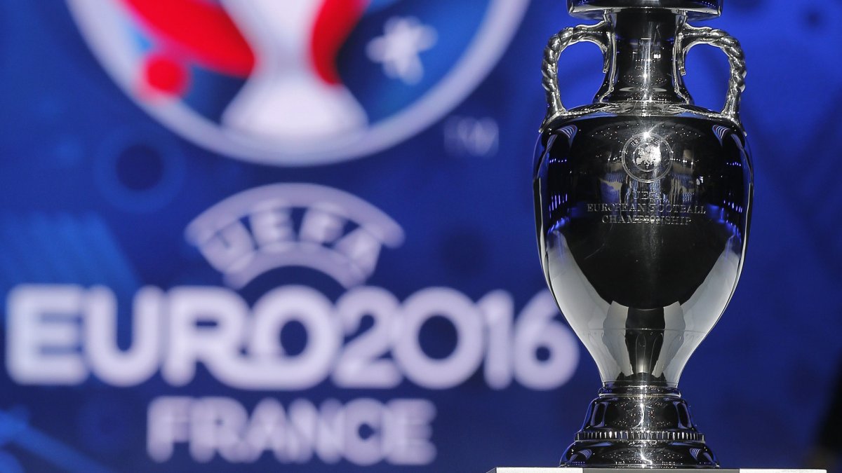S-au stabilit URNELE VALORICE pentru tragerea la sorţi de la EURO 2016. UITE cu cine poate juca ROMÂNIA 