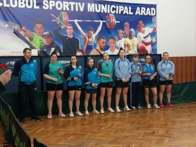 Fetele de la CSM Arad rămân în lupta pentru bronz; băieţii rămân...în liga secundă