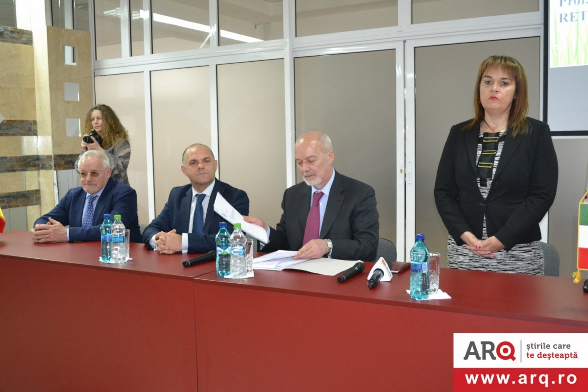 Ambasadorul Italiei în vizită la Universitatea Aurel Vlaicu din Arad