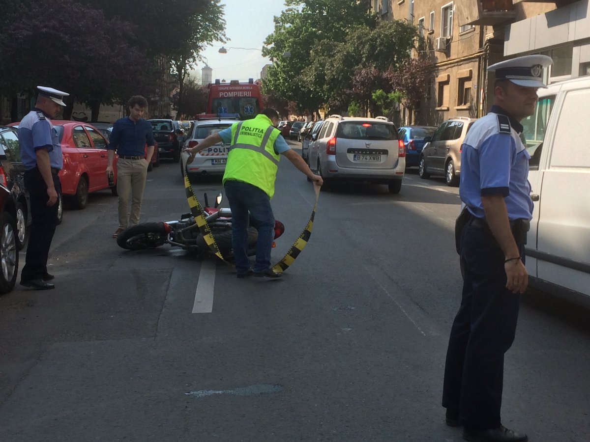 Accident cu femeie contra motocicletă în centrul Aradului