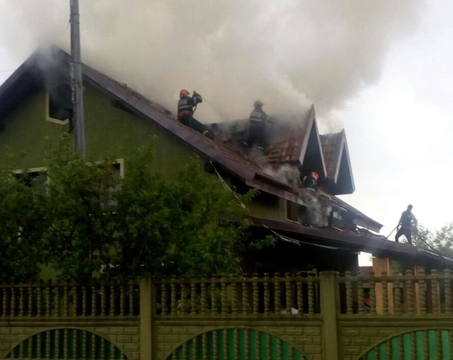 Incendiu la o casă din Sebiș