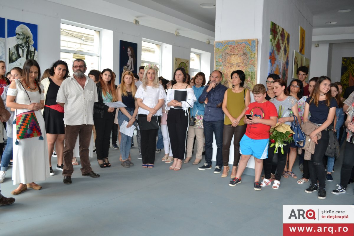  Absolventii Colegiului de Arte Sabin Dragoi își susțin lucrările la Galeria DELTA
