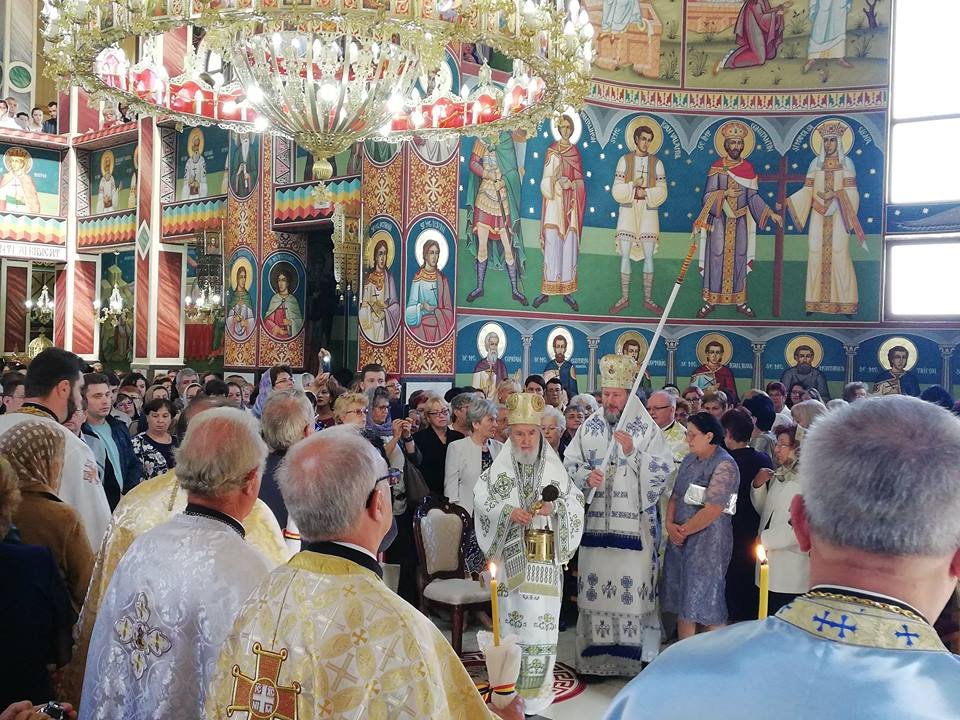 Târnosirea bisericii din Parohia Arad-Micalaca Nouă, zona 300, a fost săvârșită de trei ierarhi bănățeni