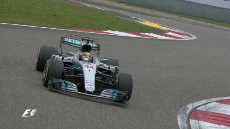 Hamilton a câştigat Marele Premiu al Germaniei de Formula 1. Nebunie la Hockenheim: Vettel s-a izbit de parapet când era lider!