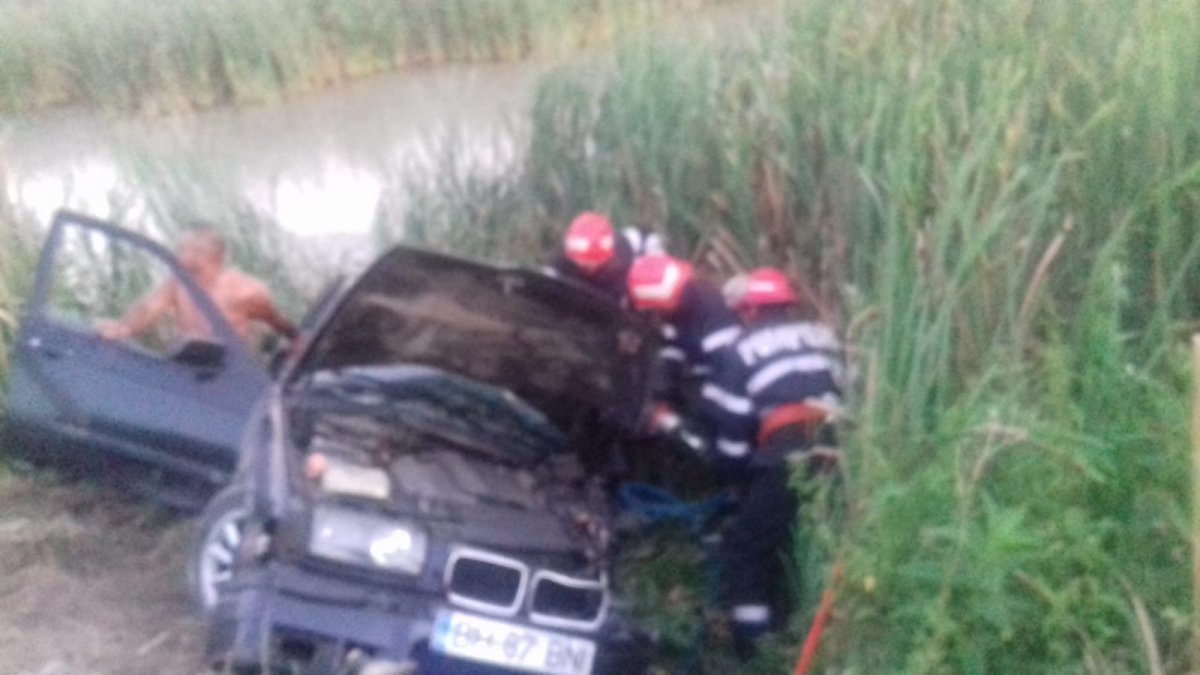 Accident cu BMW și trei victime lângă Bocsig (FOTO)