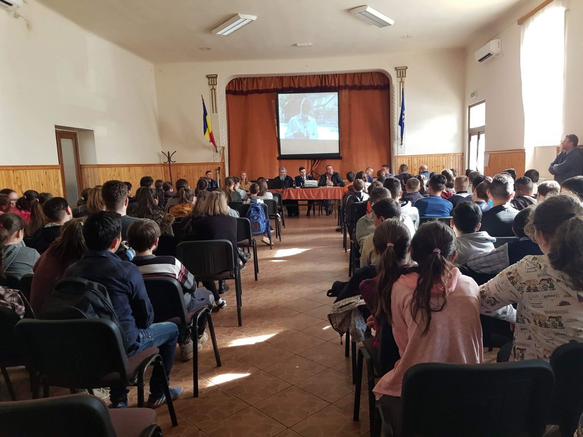 Peste 3.000 de elevi arădeni s-au întâlnit de la începutul anului cu specialiștii DGASPC Arad