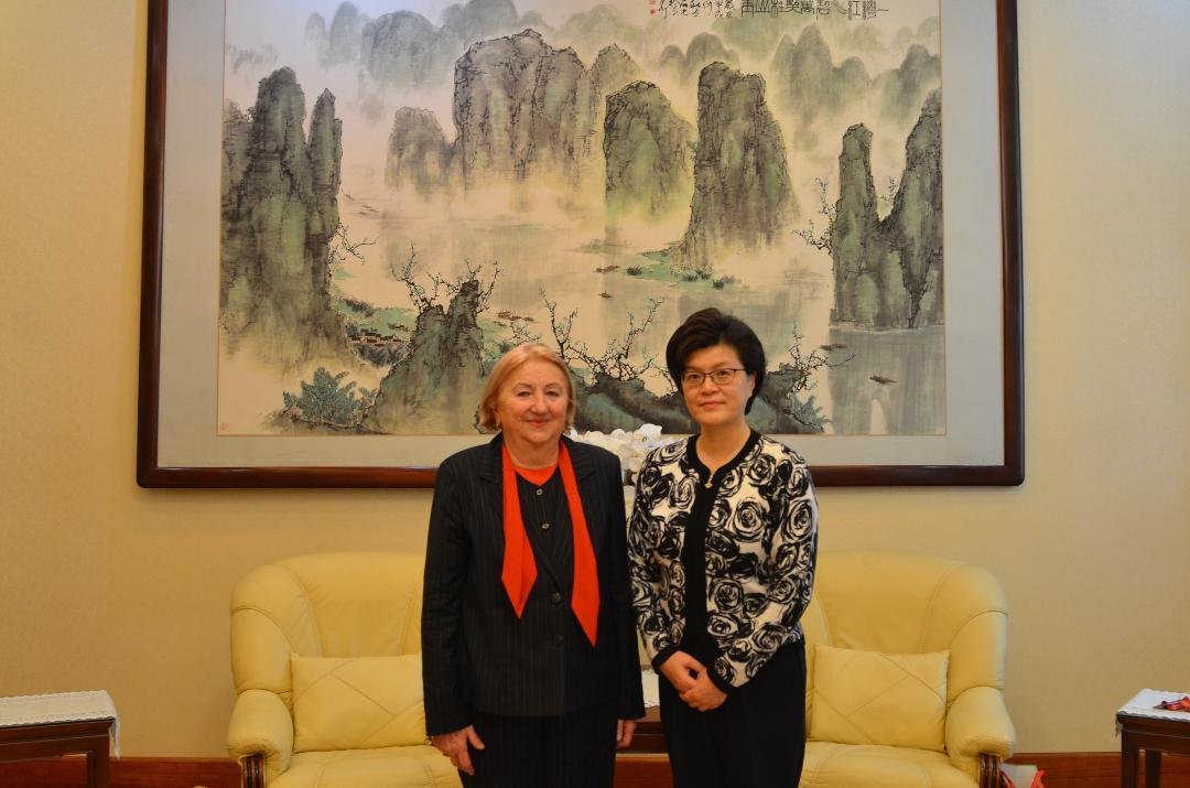 Prof. univ. dr. Lizica Mihuț a fost primită la Ambasada Chinei de E.S. Yu Jiang, ambasadoarea Republicii Populare Chineze în România