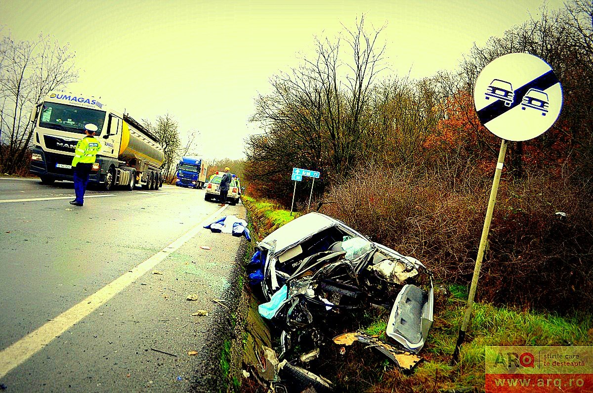 Şoferul unui BMW, mort în accident lângă Juliţa