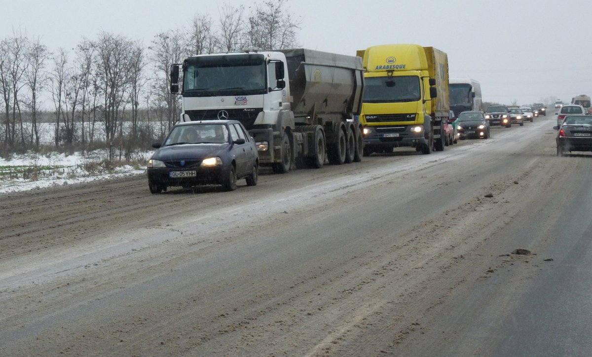 Poliția Română atenționează șoferii cu privire la anvelopele de iarnă