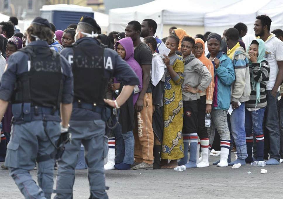 Ministrul Agriculturii din Italia vrea să relanseze economia cu ajutorul imigranţilor ilegali până aceştia nu vor fi cooptaţi de mafie