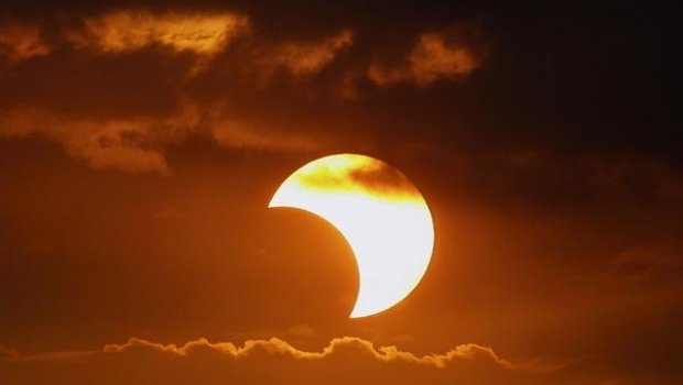 Eclipsă de soare parțială la Arad