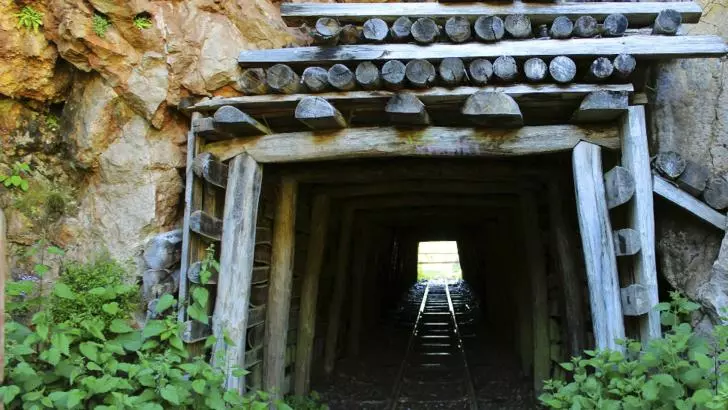 Cel puțin 100 de mineri din Valea Jiului, blocați în subteran