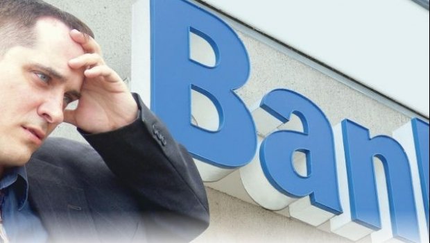 Ce vând mai nou băncile: Tractoare, lenjerie intimă şi chiar afaceri la cheie