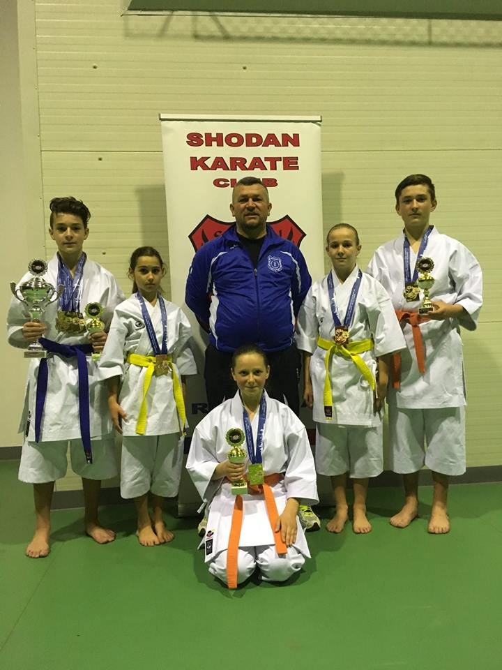 Medaliaţii Şcolii de Karate Shodan Arad la „Scorpions Cup 2016” (FOTO)
