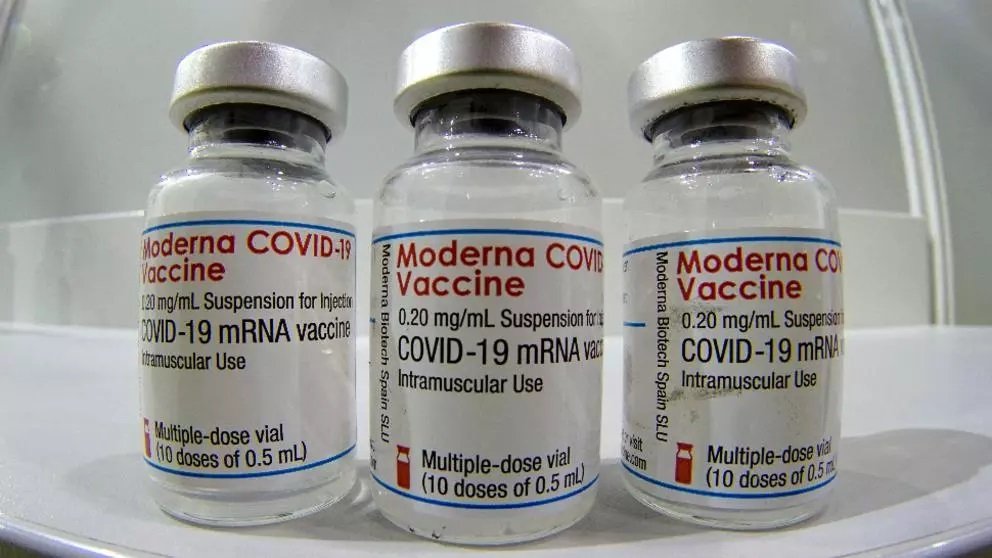 Moderna anunță o a treia doză de vaccin, special dezvoltată împotriva noilor tulpini Covid-19