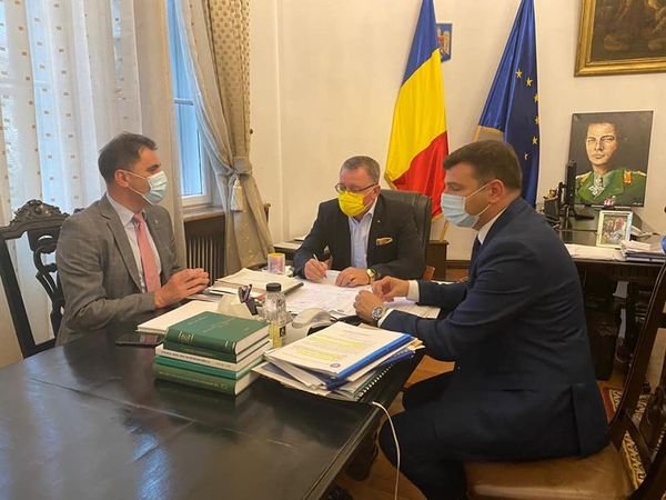 Parlamentarii liberali Sergiu Bîlcea şi Ioan Cristina au fost la Ministerul Agriculturii pentru a discuta despre Canalul Mureşel