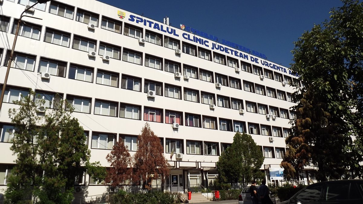 Spitalul Județean Arad va încheia contracte de prestări servicii atât cu medici cât și cu asistenți medicali pe perioadă determinată (un an)
