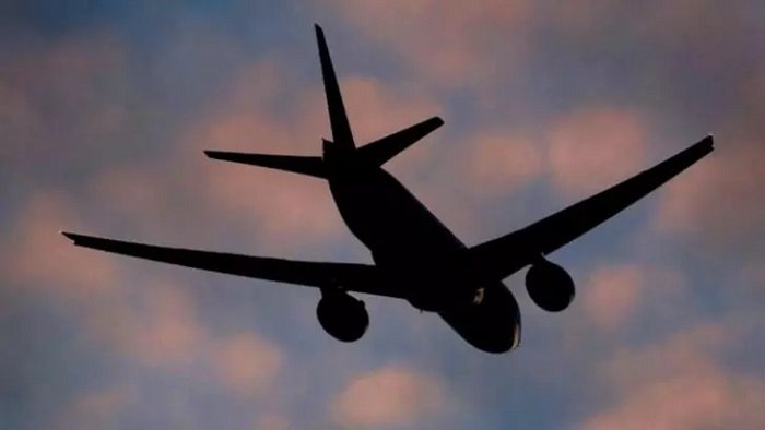 Incident aviatic în București - O aeronavă s-a întors pe aeroport din cauza unor zgomote care i-au îngrijorat pe piloți