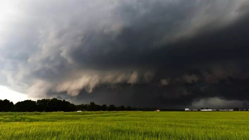 Avertizarea meteo, actualizată: cod PORTOCALIU de fenomene EXTREME - unde lovesc furtunile