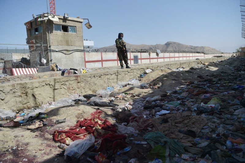 Atentat revendicat de Statul Islamic, la Kabul: cel puțin 90 de morți și 150 de răniți.