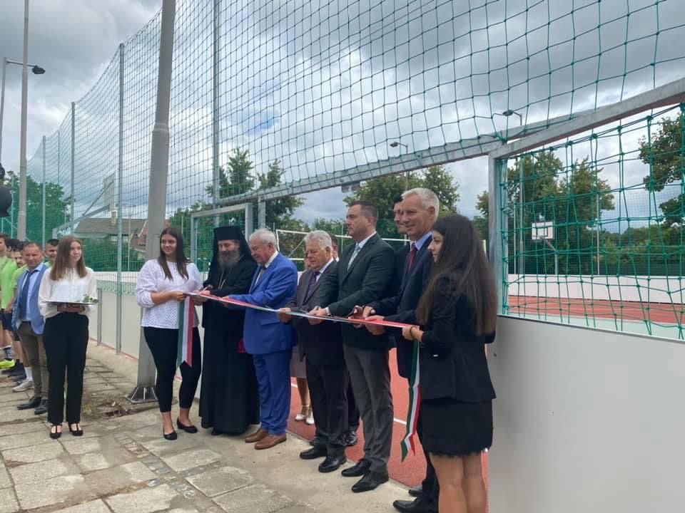 Inaugurare teren sport la Gyula şi extindere şcoală la Elek, Ungaria