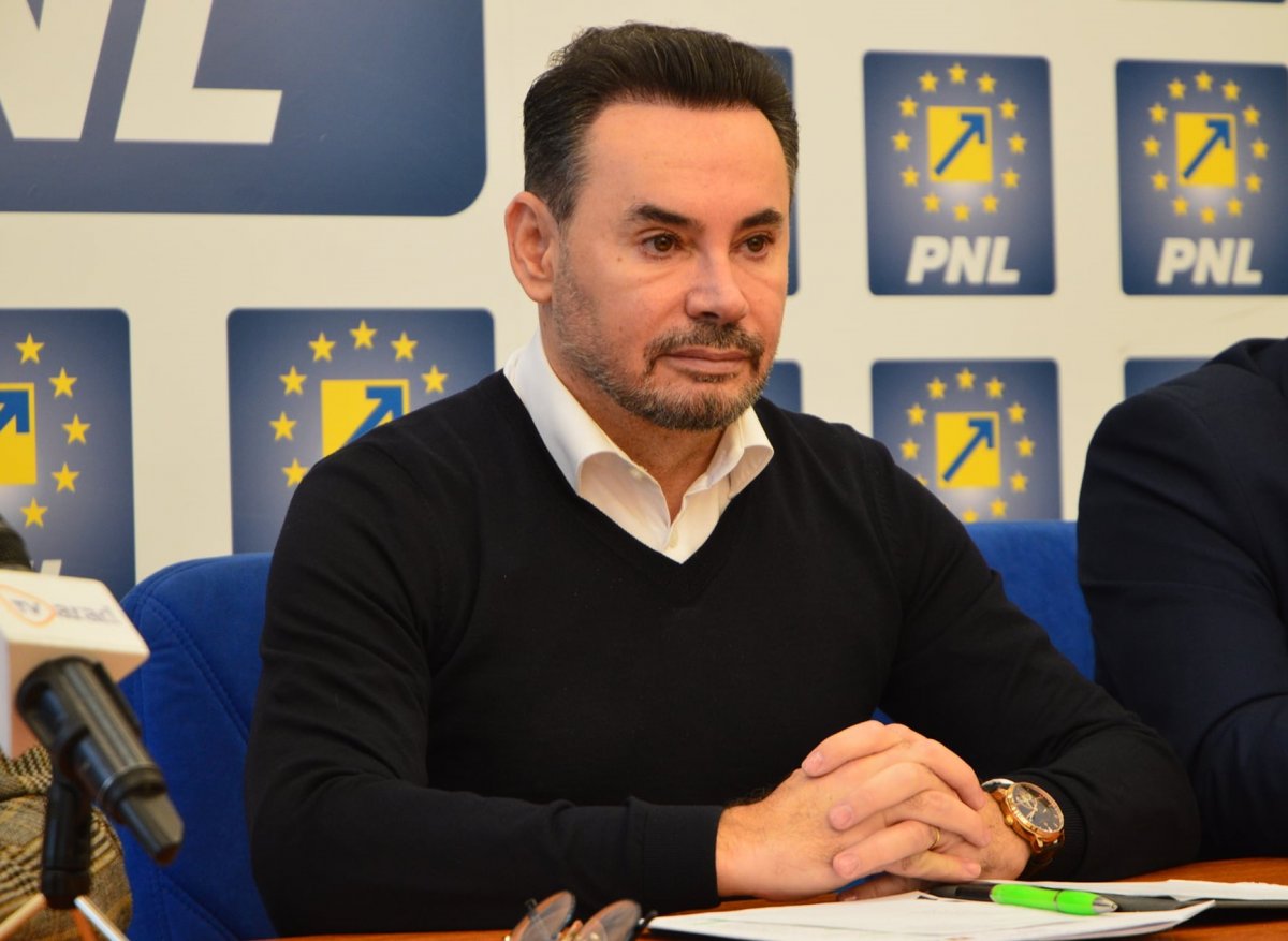 Gheorghe Falcă face parte din echipa care va negocia fuziunea dintre PNL şi ALDE