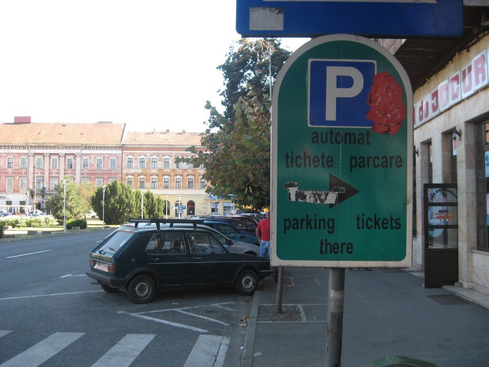 Fără parcare cu plată pentru maşinile Societăţii Naţionale de Cruce Roşie; ce alte instituţii sunt scutite de la plata parcării în municipiu