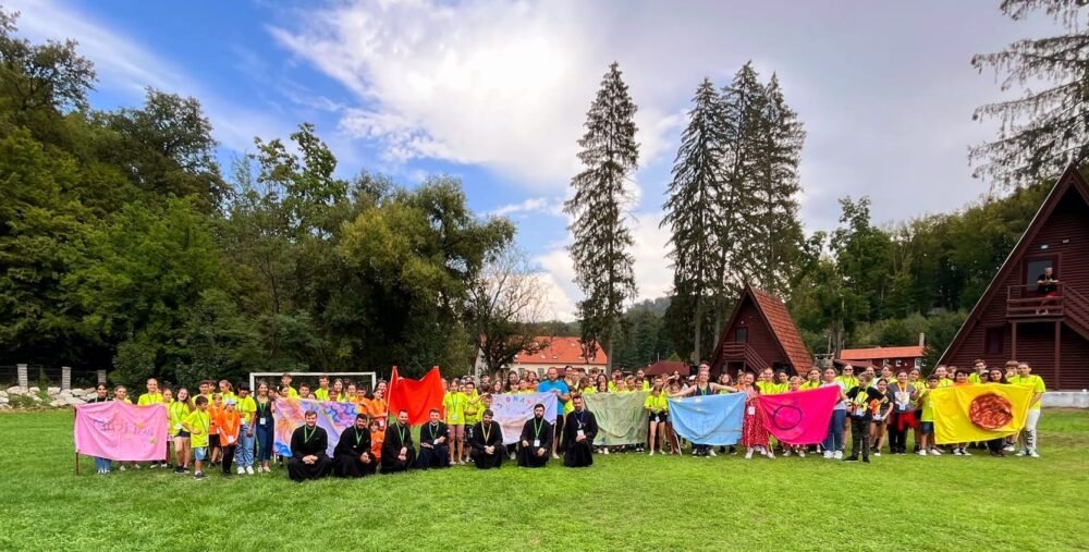 Peste 100 de copii din Arhiepiscopia Aradului au participat la tabăra „Tinerețe în Ortodoxie”